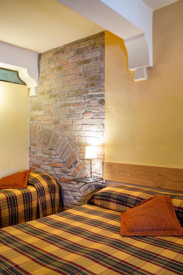 B&B Al Ducale And Apartments Parma Esterno foto