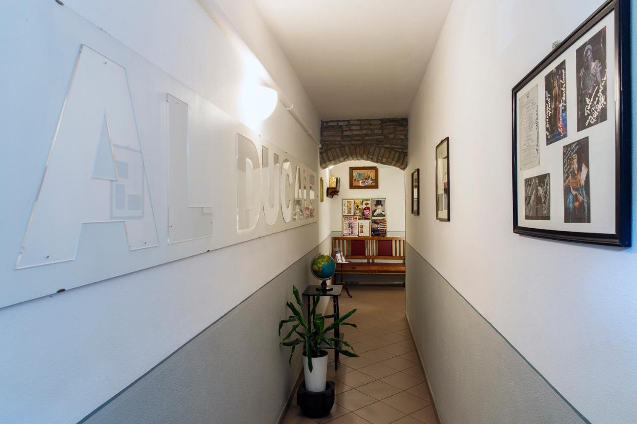 B&B Al Ducale And Apartments Parma Esterno foto